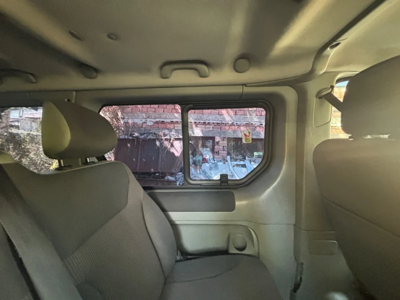 Opel Vivaro 2.5 cdci, снимка 16 - Бусове и автобуси - 52460558