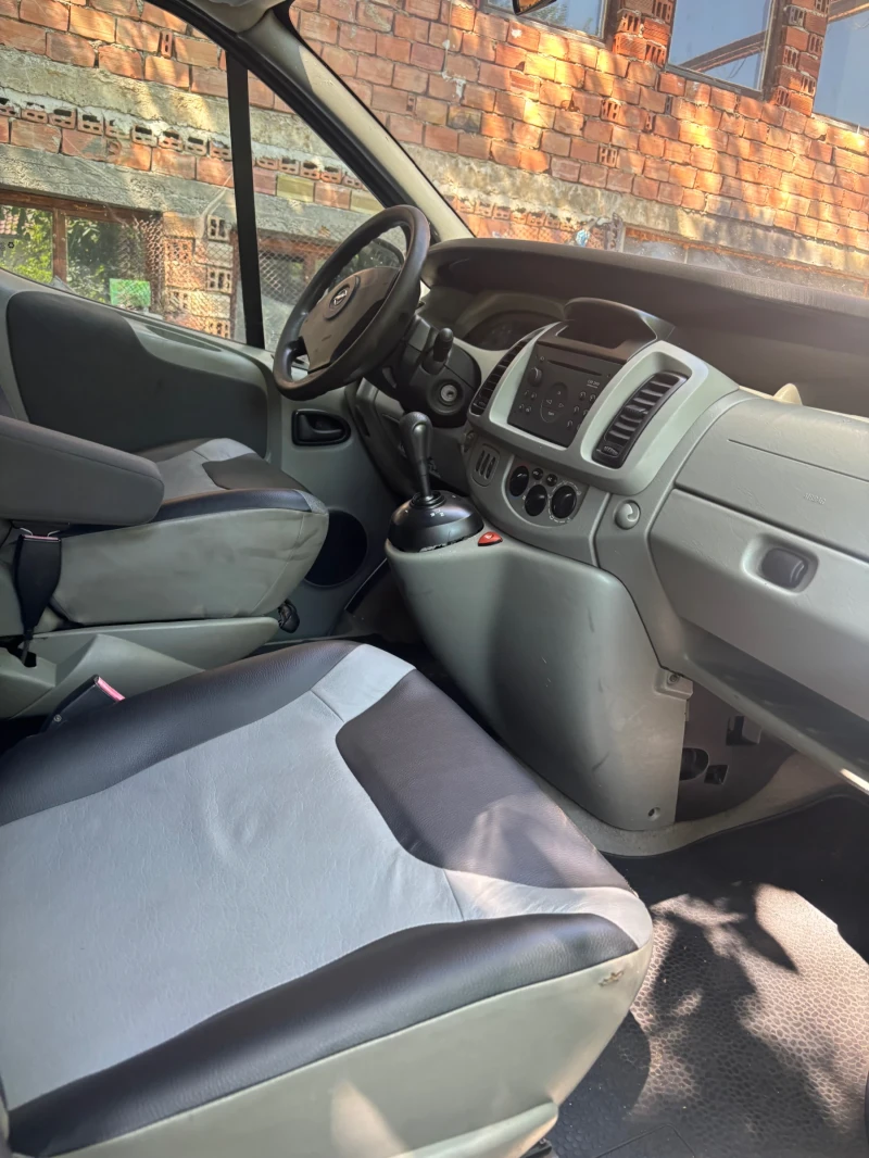 Opel Vivaro 2.5 cdci, снимка 5 - Бусове и автобуси - 52460558