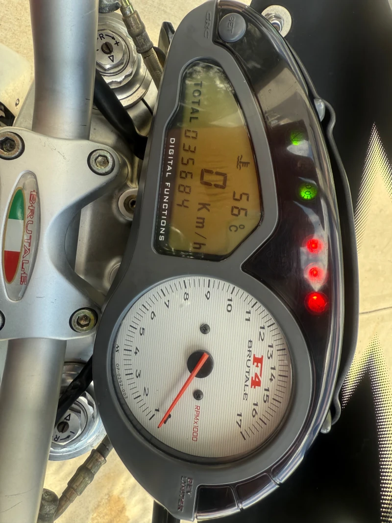 MV Agusta Brutale PERFEKTEN 750, снимка 8 - Мотоциклети и мототехника - 50391234