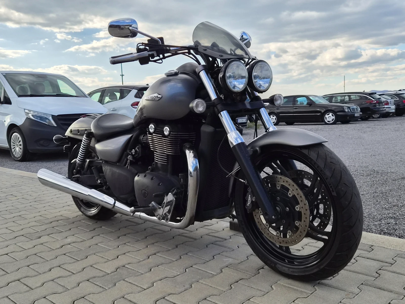 Triumph Thunderbird 1700 2013 година, снимка 2 - Мотоциклети и мототехника - 53906471