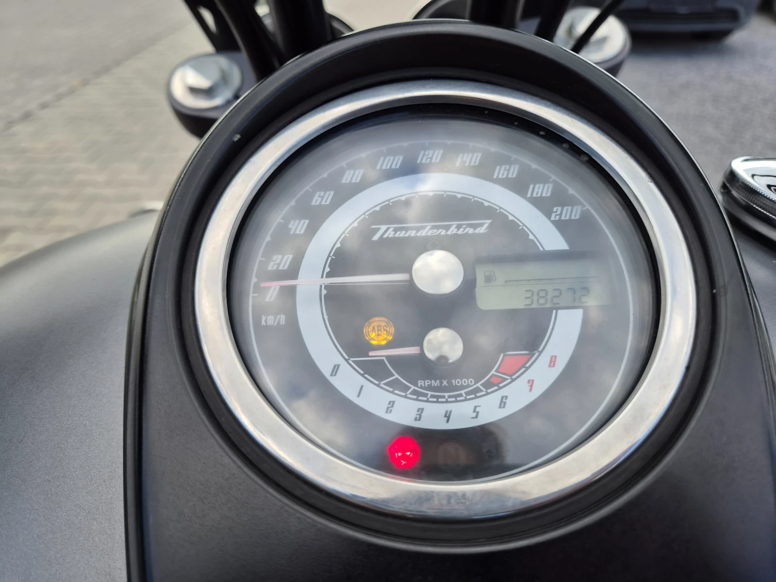 Triumph Thunderbird 1700 2013 година, снимка 10 - Мотоциклети и мототехника - 53906471