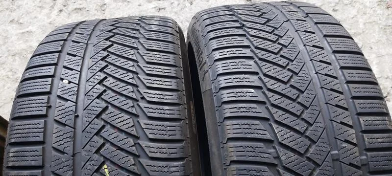 Гуми Зимни 255/40R19, снимка 1 - Гуми и джанти - 35130145