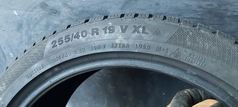 Гуми Зимни 255/40R19, снимка 7 - Гуми и джанти - 35130145