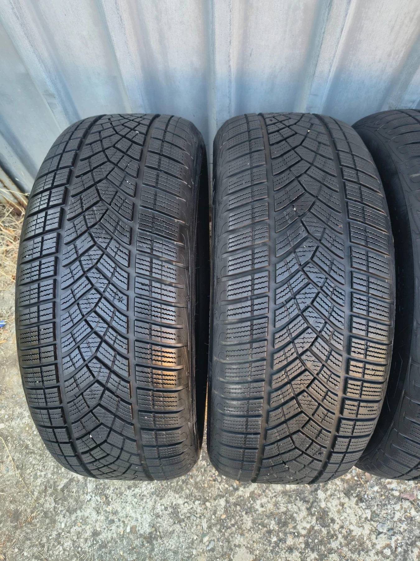 Гуми Зимни 255/55R19, снимка 3 - Гуми и джанти - 55767222