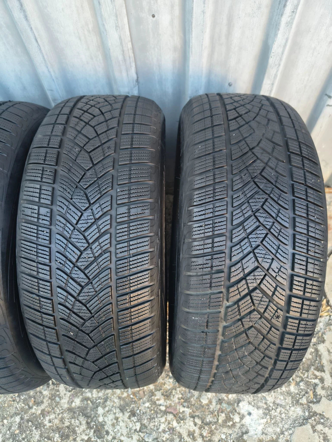 Гуми Зимни 255/55R19, снимка 4 - Гуми и джанти - 55767222