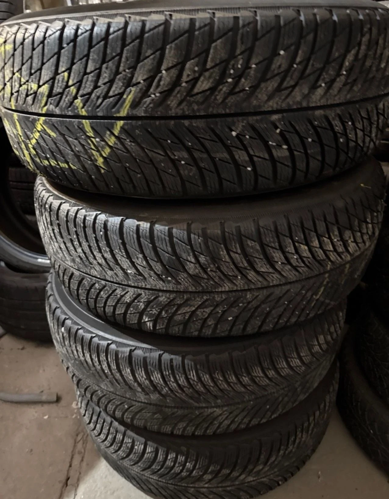 Гуми с джанти Michelin 235/60R17, снимка 3 - Гуми и джанти - 55817017