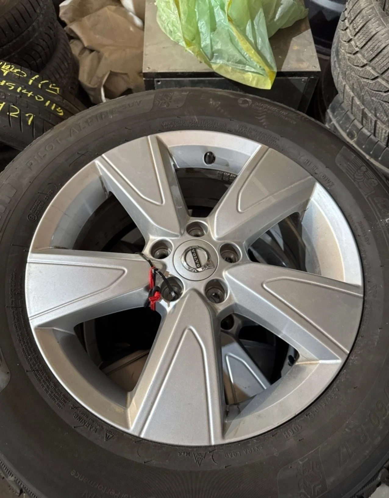 Гуми с джанти Michelin 235/60R17