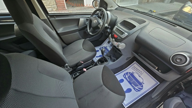 Toyota Aygo 1.0бензин.4рати.клима.ТОП.състояние., снимка 13 - Автомобили и джипове - 45627164