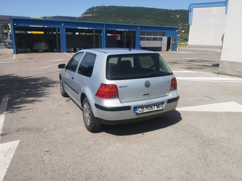 VW Golf, снимка 7 - Автомобили и джипове - 46331579