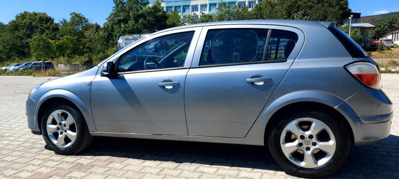 Opel Astra, снимка 3 - Автомобили и джипове - 46434315