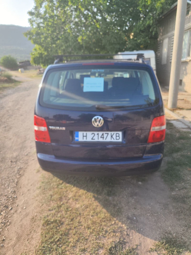 VW Touran 1.6, снимка 3 - Автомобили и джипове - 47144991