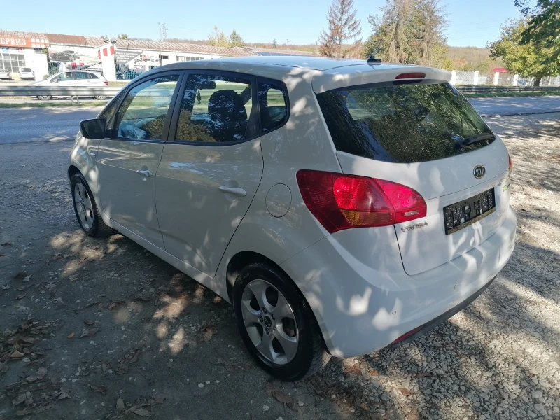 Kia Venga 1.4 90kc, снимка 5 - Автомобили и джипове - 47678159