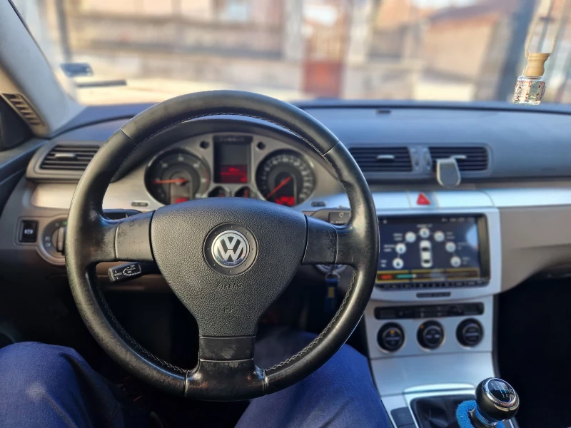 VW Passat, снимка 5 - Автомобили и джипове - 48853759