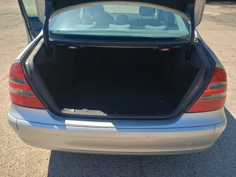 Mercedes-Benz E 220, снимка 6 - Автомобили и джипове - 52477980