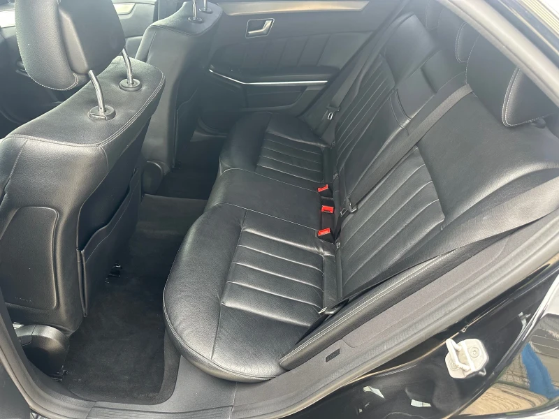 Mercedes-Benz E 220 AVANTGARDE, снимка 11 - Автомобили и джипове - 52000584