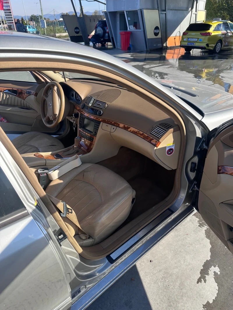 Mercedes-Benz E 320 4x4Панорама, снимка 11 - Автомобили и джипове - 52450190
