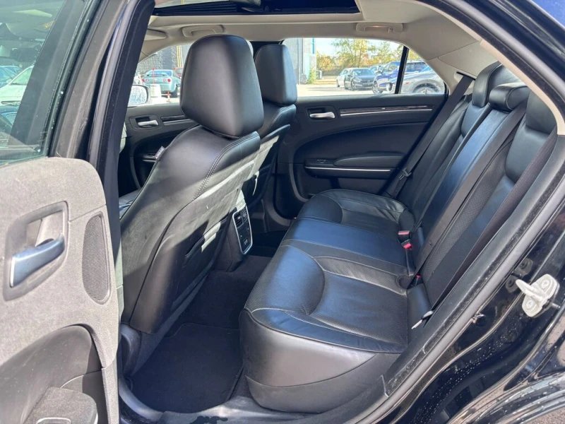 Chrysler 300c Touring L, снимка 7 - Автомобили и джипове - 52478000