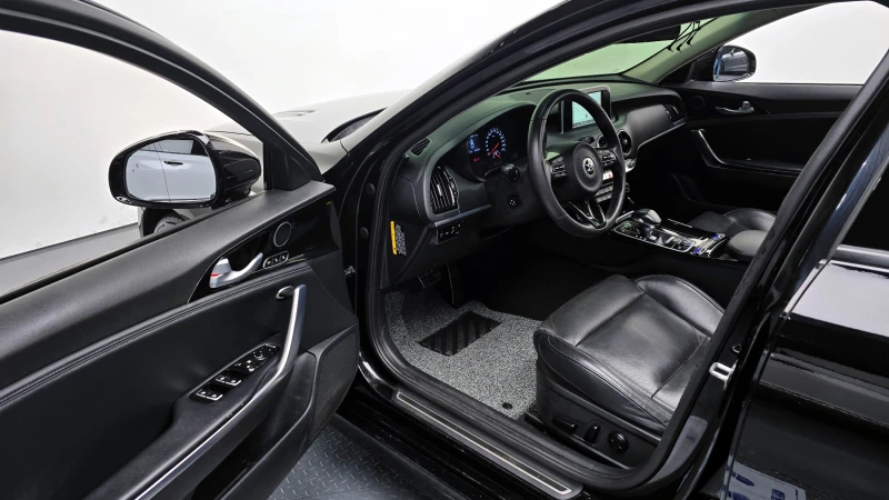Kia Stinger 2.0T 2WD PLATINUM, снимка 10 - Автомобили и джипове - 52494101
