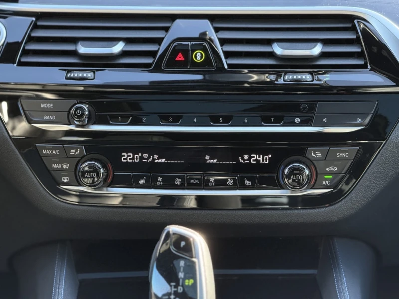 BMW 540 * 540i //M SPORT | HUD | R/S | PANO | HARMAN KARDO, снимка 13 - Автомобили и джипове - 52990684