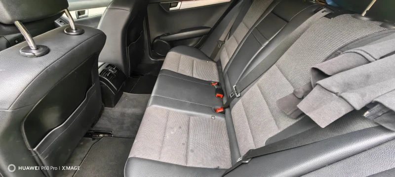 Mercedes-Benz C 220, снимка 6 - Автомобили и джипове - 53059935