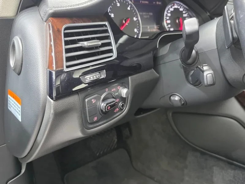 Audi A8 3.0 Tdi Quattro D4, снимка 15 - Автомобили и джипове - 53285618