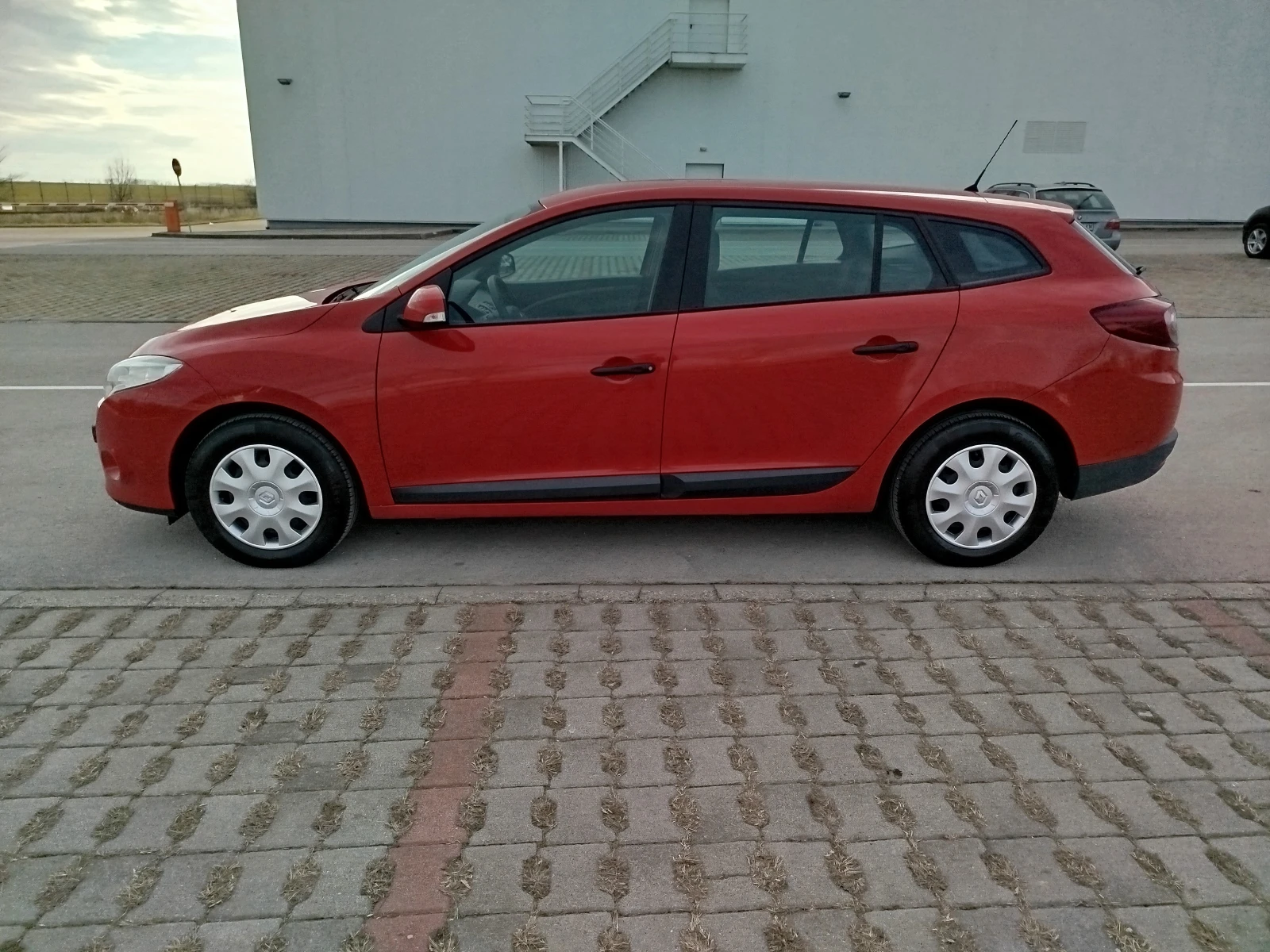 Renault Megane 1.6-101кс.Евро-5 - изображение 3