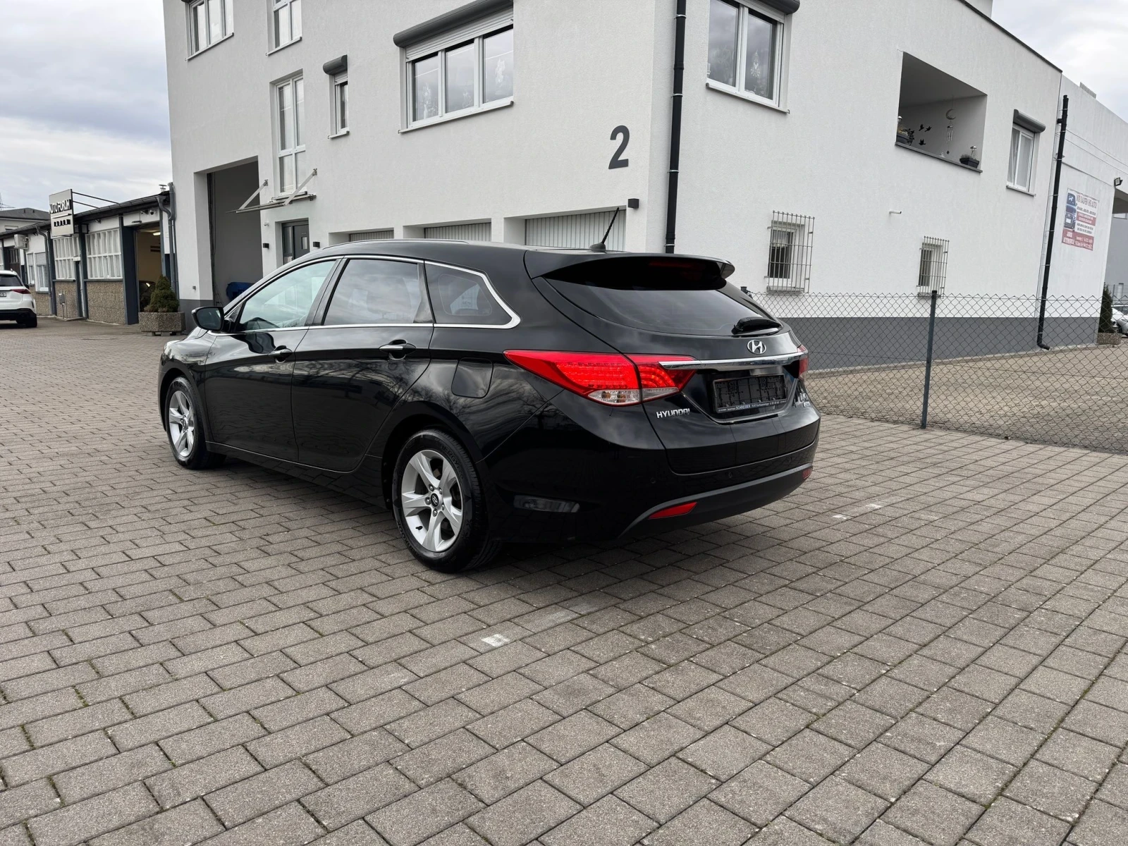 Hyundai I40 1, 7CRDI Blue M/T Style - изображение 4