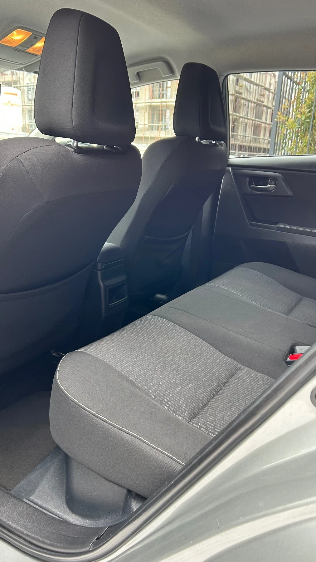 Toyota Auris 1.8 Hybrid / 136000km - изображение 10