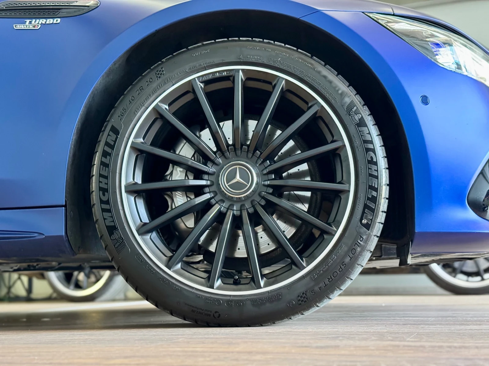 Mercedes-Benz AMG GT 53 4matic+ НОВ от Силвър Стар - изображение 5