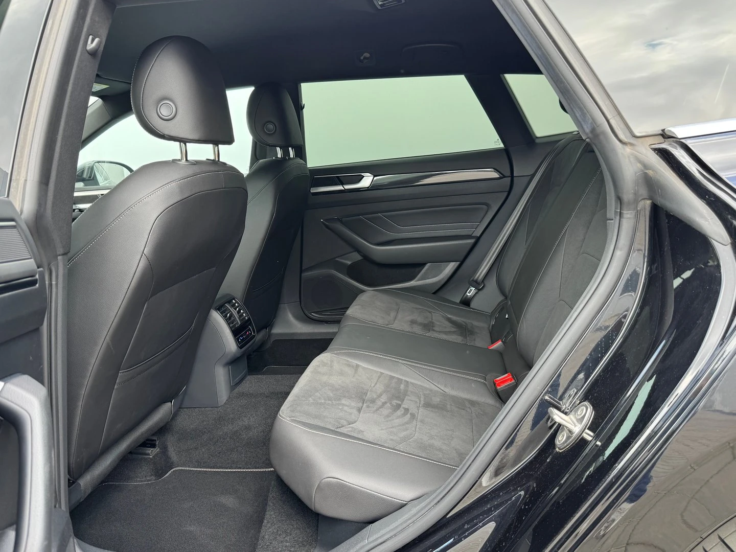 VW Arteon R-Line 1.4 eHybrid OPF DSG - изображение 8