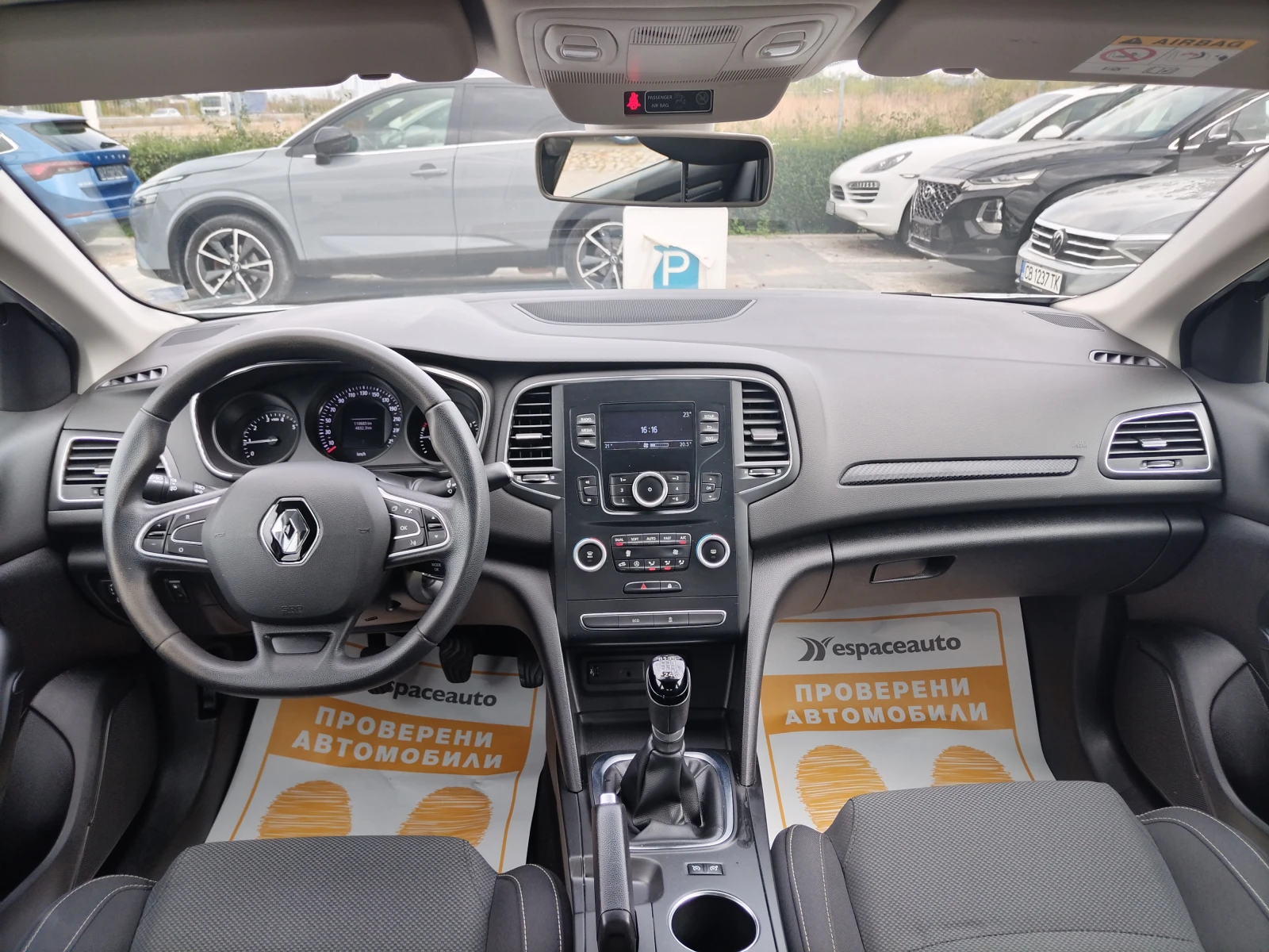 Renault Megane 1.3TCe 140 к.с./Life - изображение 8