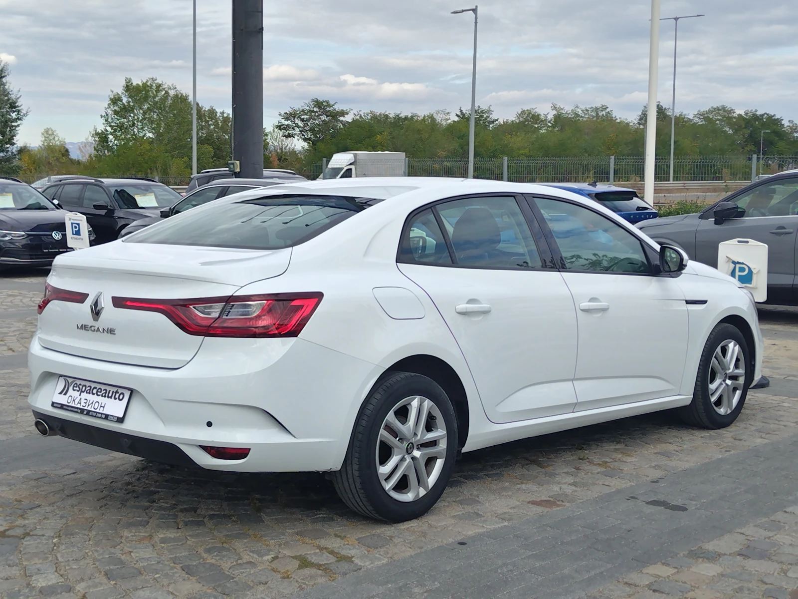 Renault Megane 1.3TCe 140 к.с./Life - изображение 5