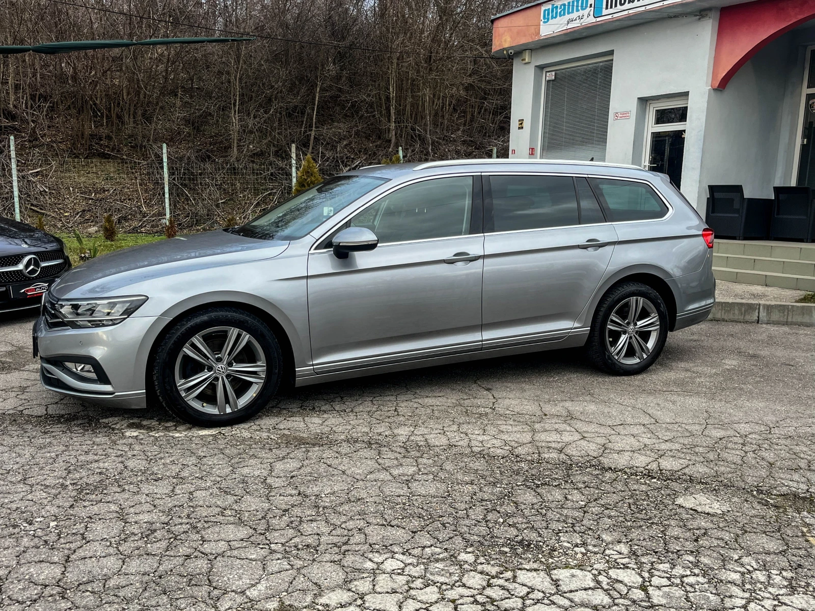 VW Passat FACE* 190к.с.* DYNAUDIO* АМБИЕНТ* МАСАЖ*  - изображение 4