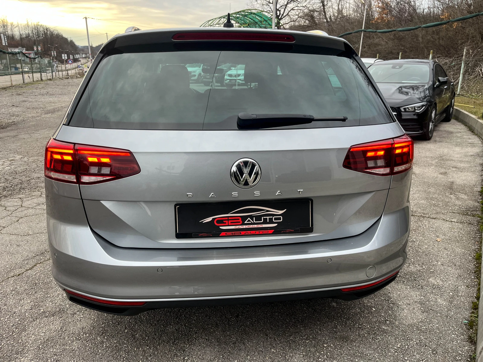 VW Passat FACE* 190к.с.* DYNAUDIO* АМБИЕНТ* МАСАЖ*  - изображение 6