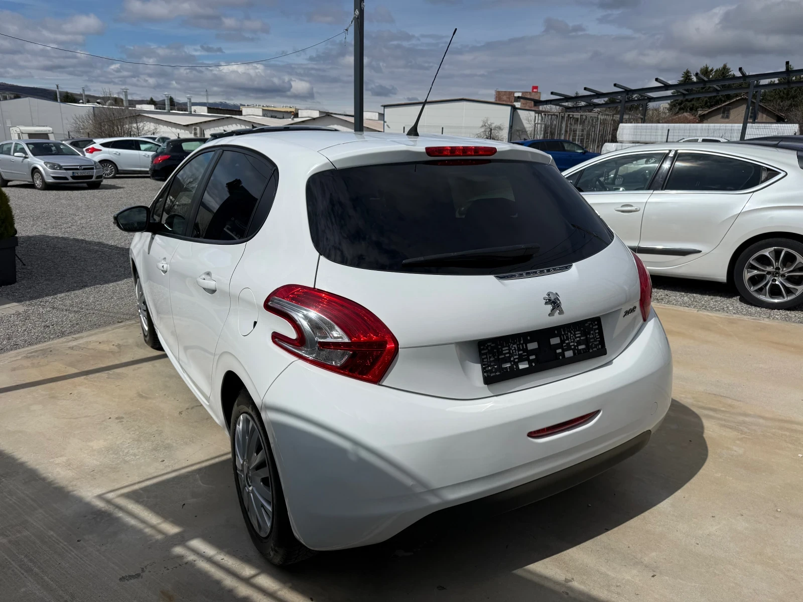Peugeot 208 1.2* STYLE* EURO6* 80000km* TOP, снимка 3 - Автомобили и джипове - 54014922