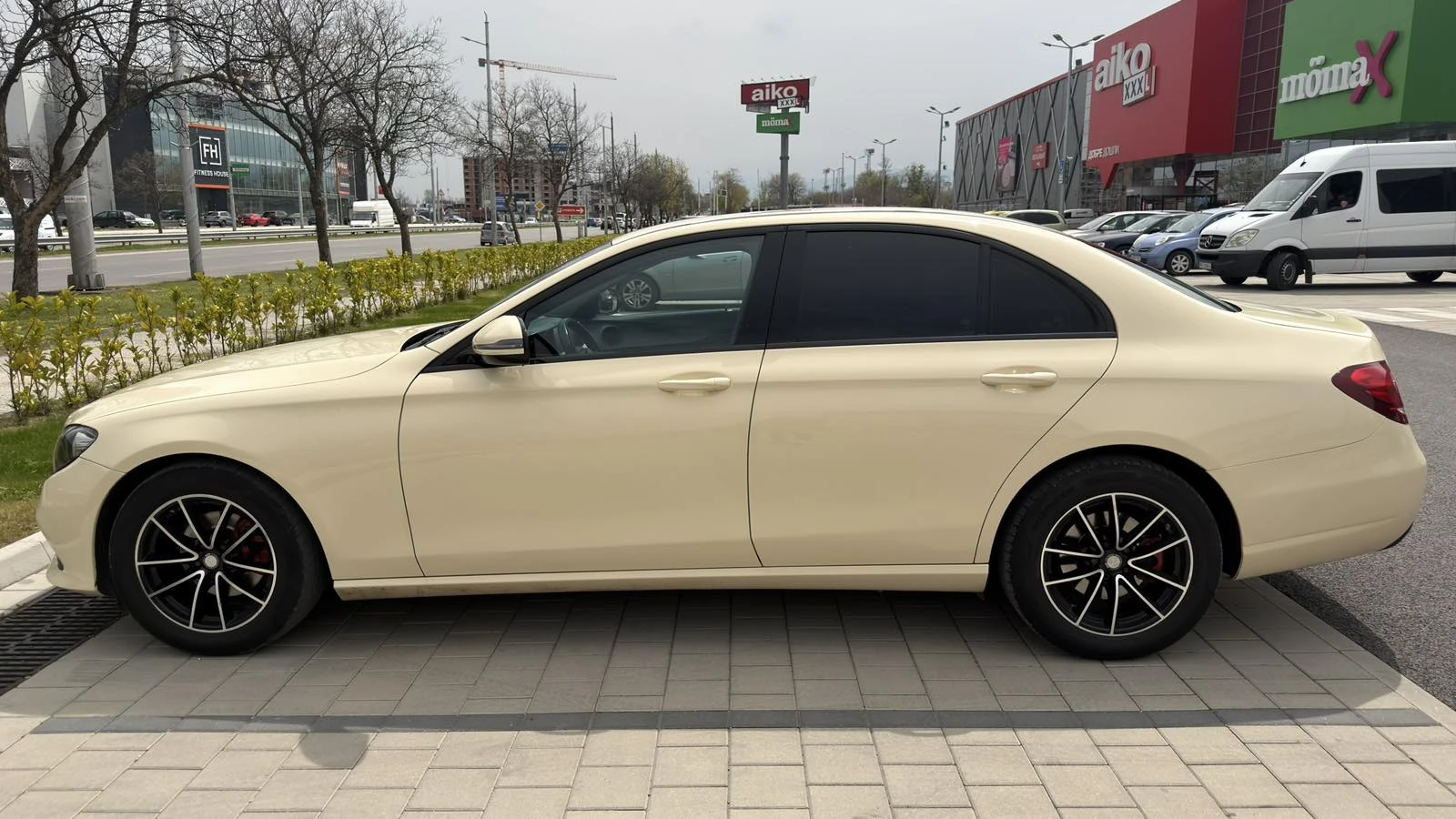 Mercedes-Benz E 200 2.0d-Navi-Kamera-, снимка 7 - Автомобили и джипове - 54214397