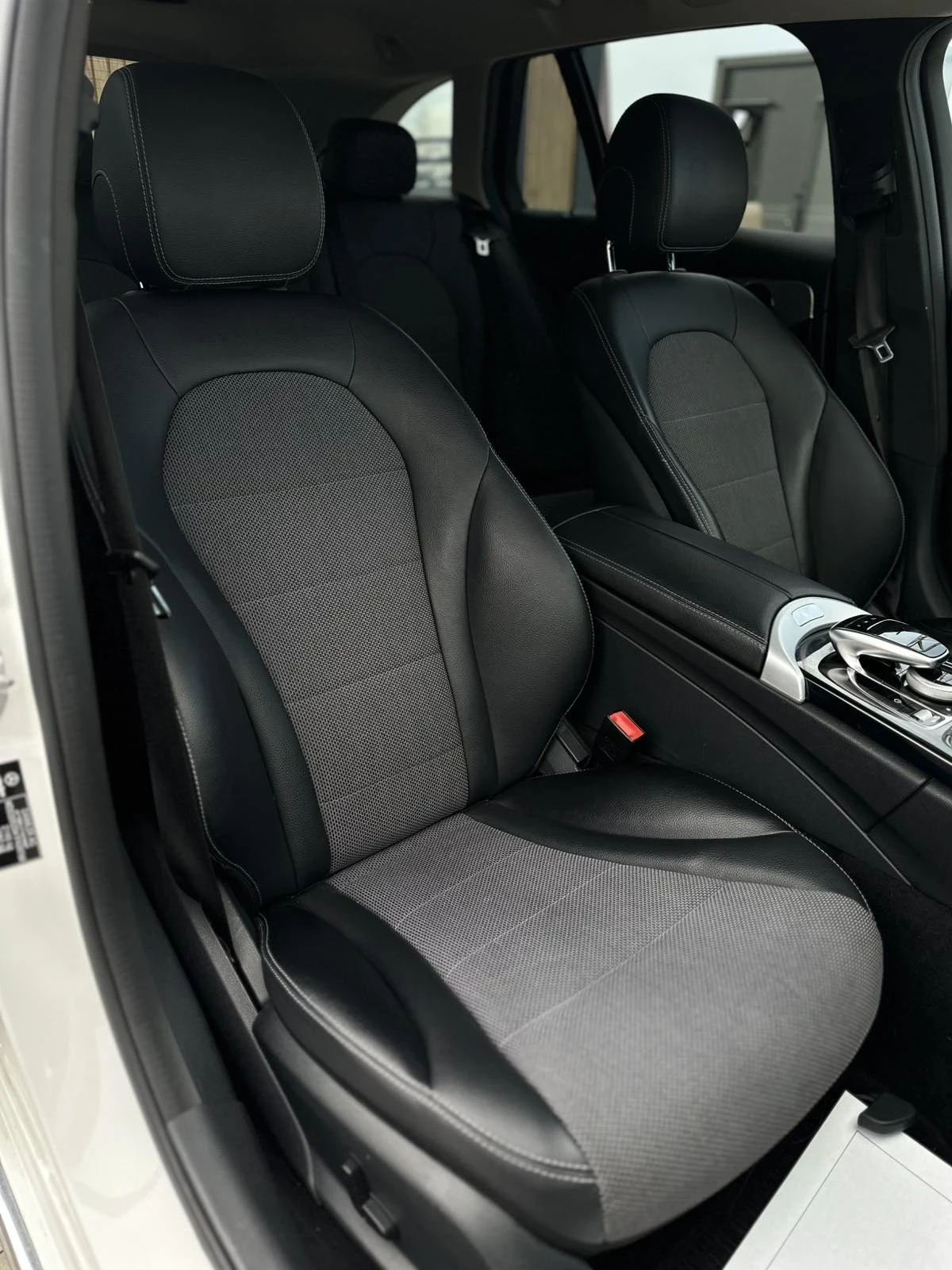 Mercedes-Benz C 220, снимка 9 - Автомобили и джипове - 54261160