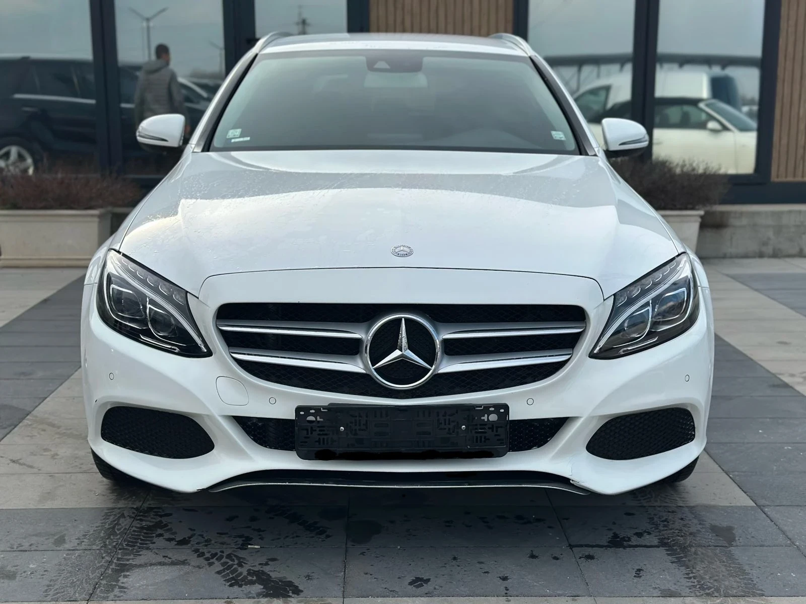 Mercedes-Benz C 220, снимка 2 - Автомобили и джипове - 54261160