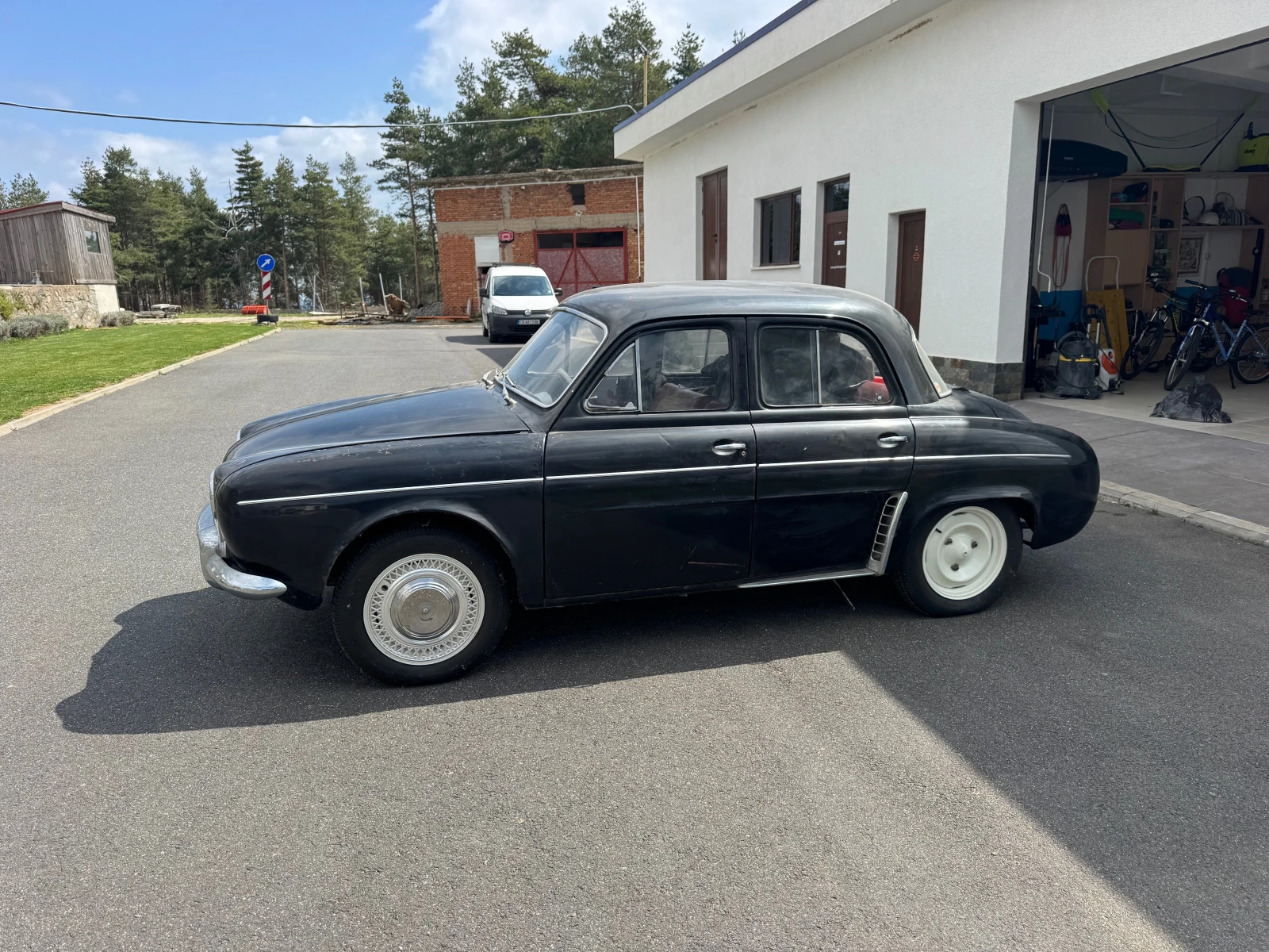 Renault 4 Dauphine, снимка 3 - Автомобили и джипове - 54375150