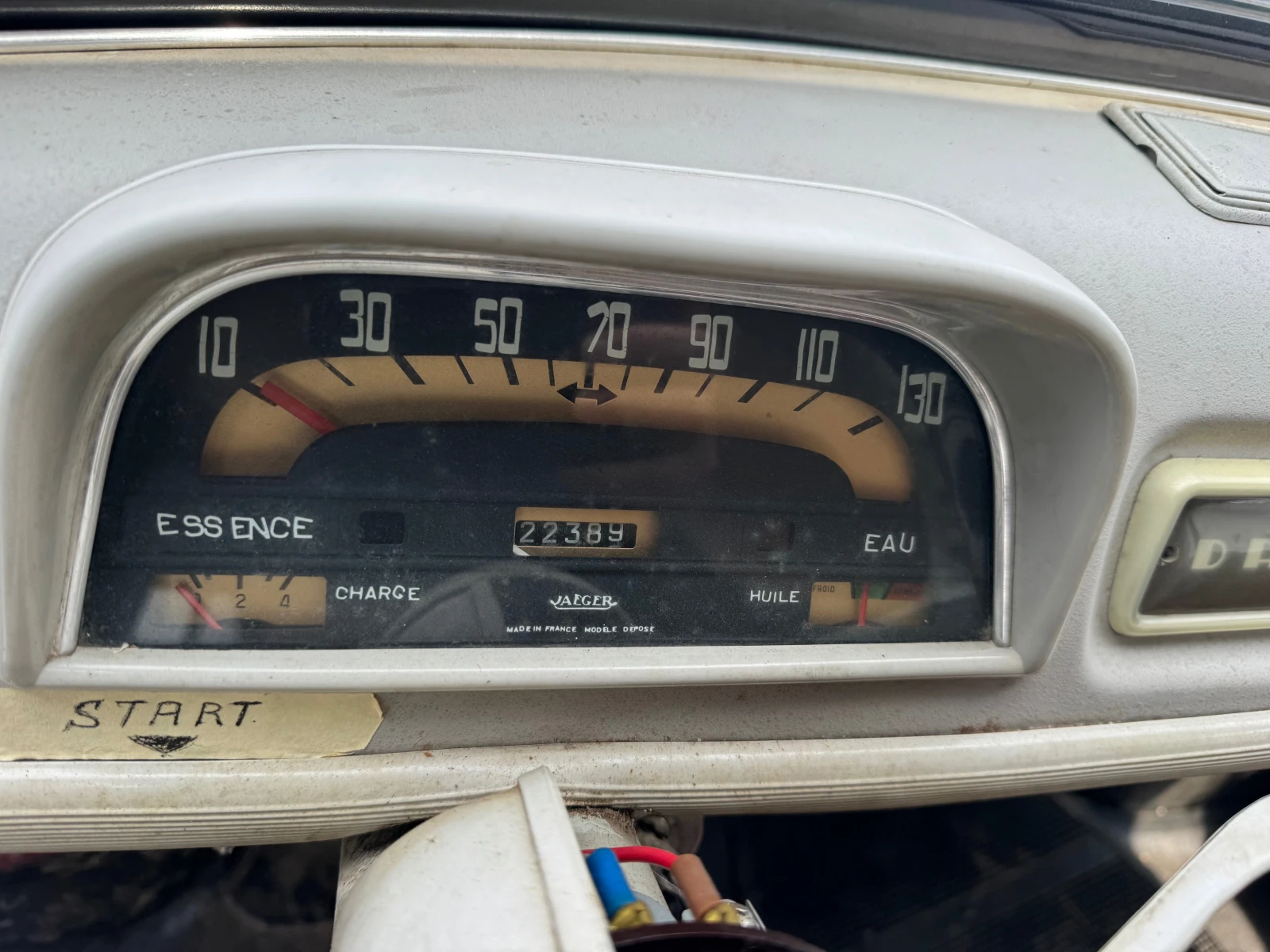 Renault 4 Dauphine, снимка 9 - Автомобили и джипове - 54375150