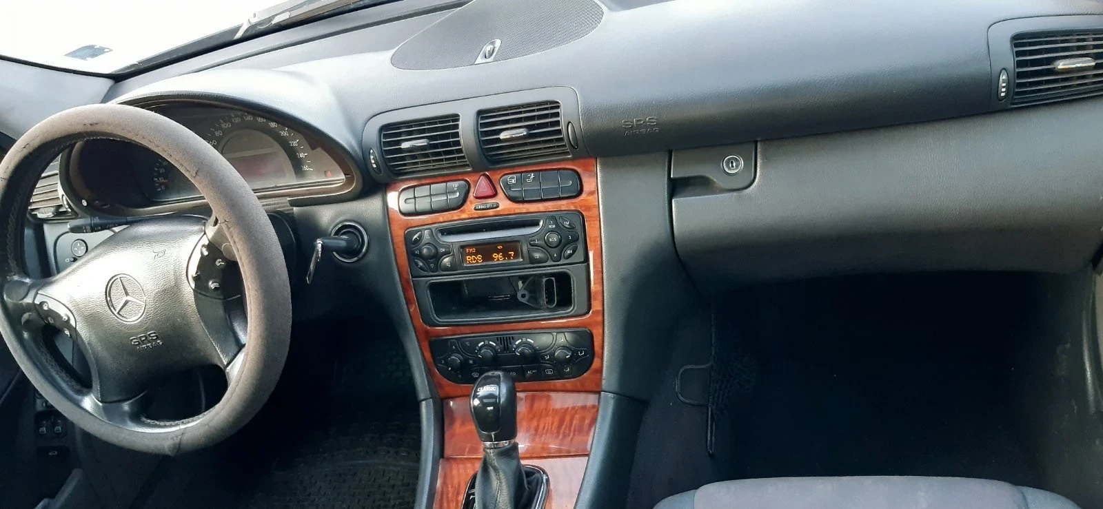 Mercedes-Benz C 220, снимка 13 - Автомобили и джипове - 54427786