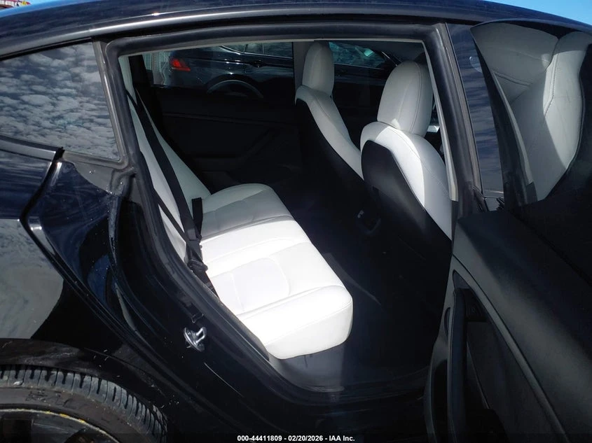 Tesla Model 3 Performance Dual Motor All-Wheel Drive, снимка 8 - Автомобили и джипове - 54435735