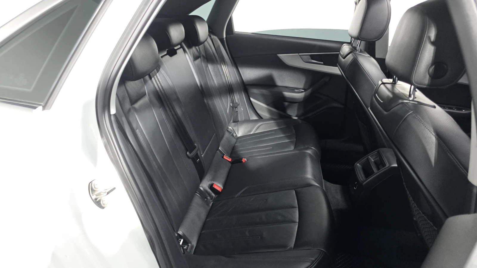 Audi A4 B9* 2 КЛЮЧА* LED* DIGITAL* КРАЙНА ЦЕНА, снимка 17 - Автомобили и джипове - 54649383