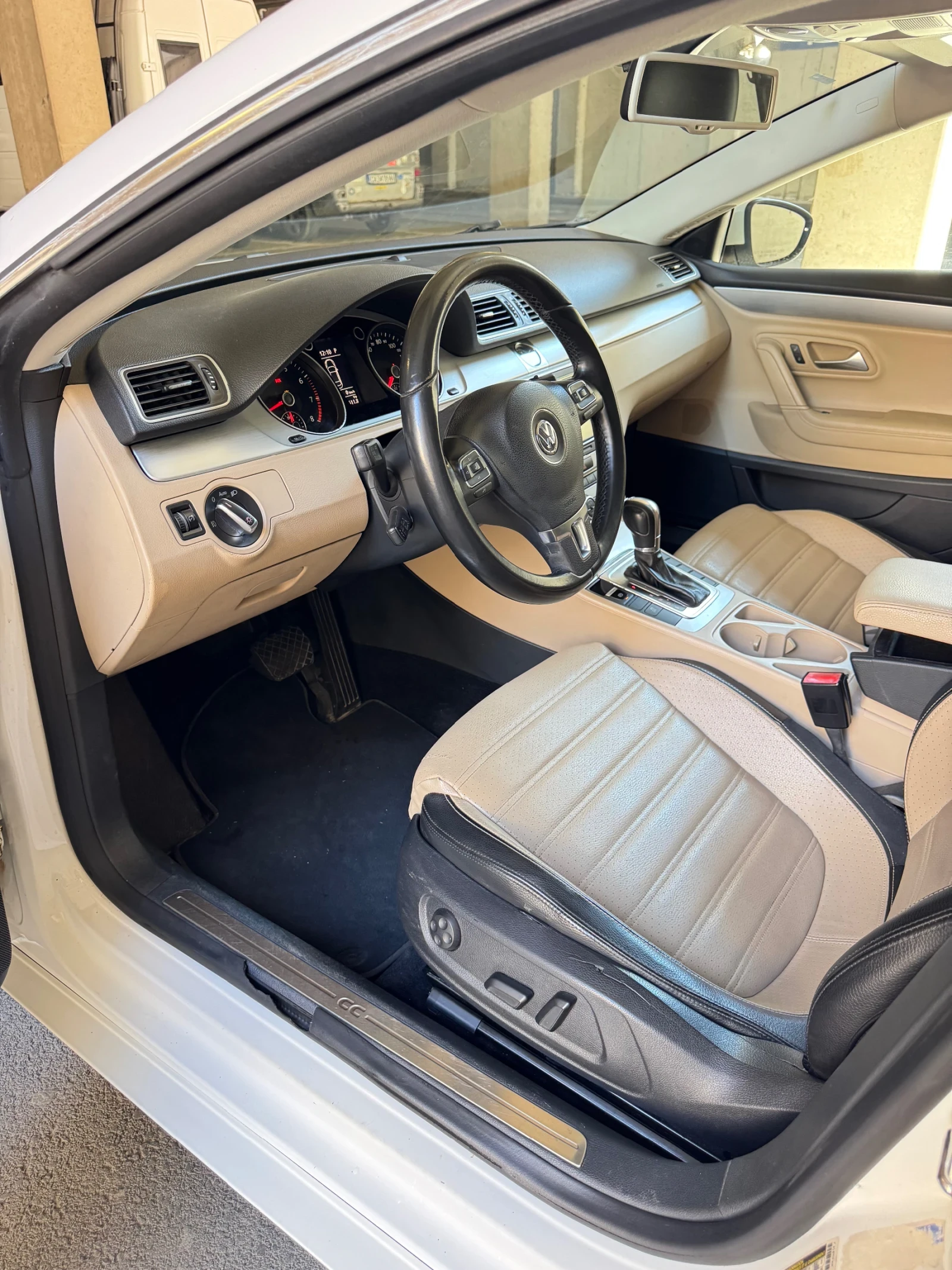 VW CC VW CC 2.0TSI / DSG / Sport / Регистриран Обслужен, снимка 9 - Автомобили и джипове - 54742790