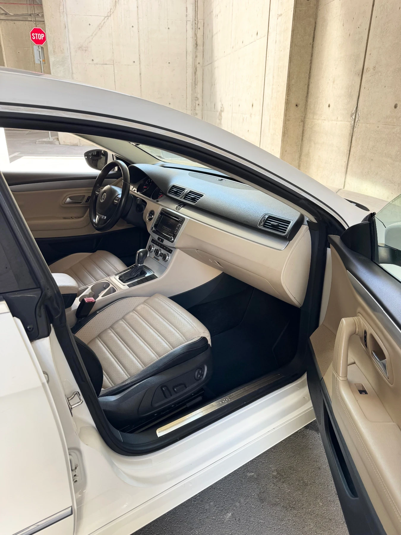 VW CC VW CC 2.0TSI / DSG / Sport / Регистриран Обслужен, снимка 6 - Автомобили и джипове - 54742790