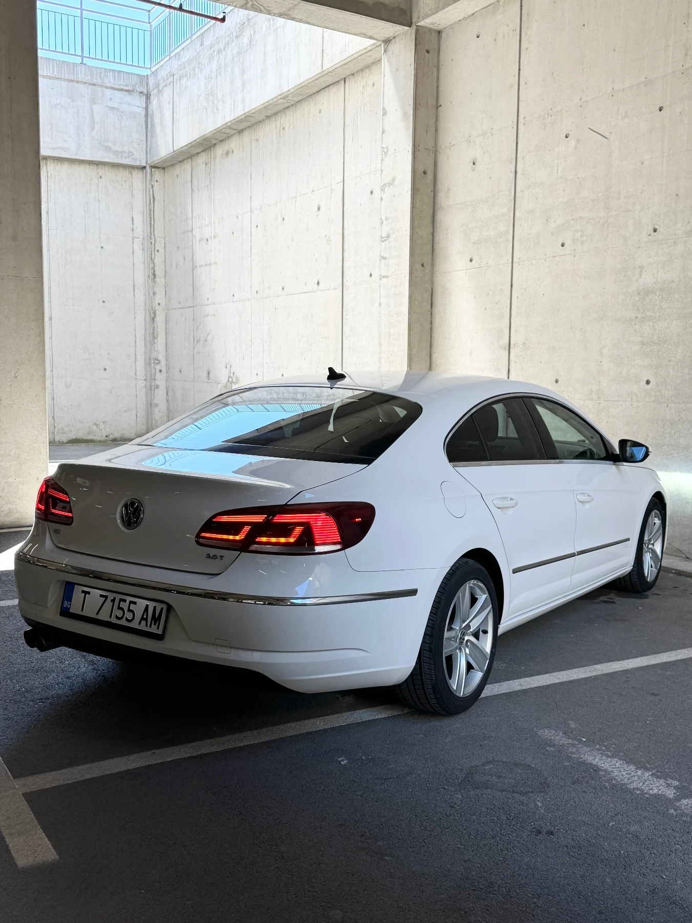 VW CC VW CC 2.0TSI / DSG / Sport / Регистриран Обслужен, снимка 2 - Автомобили и джипове - 54742790