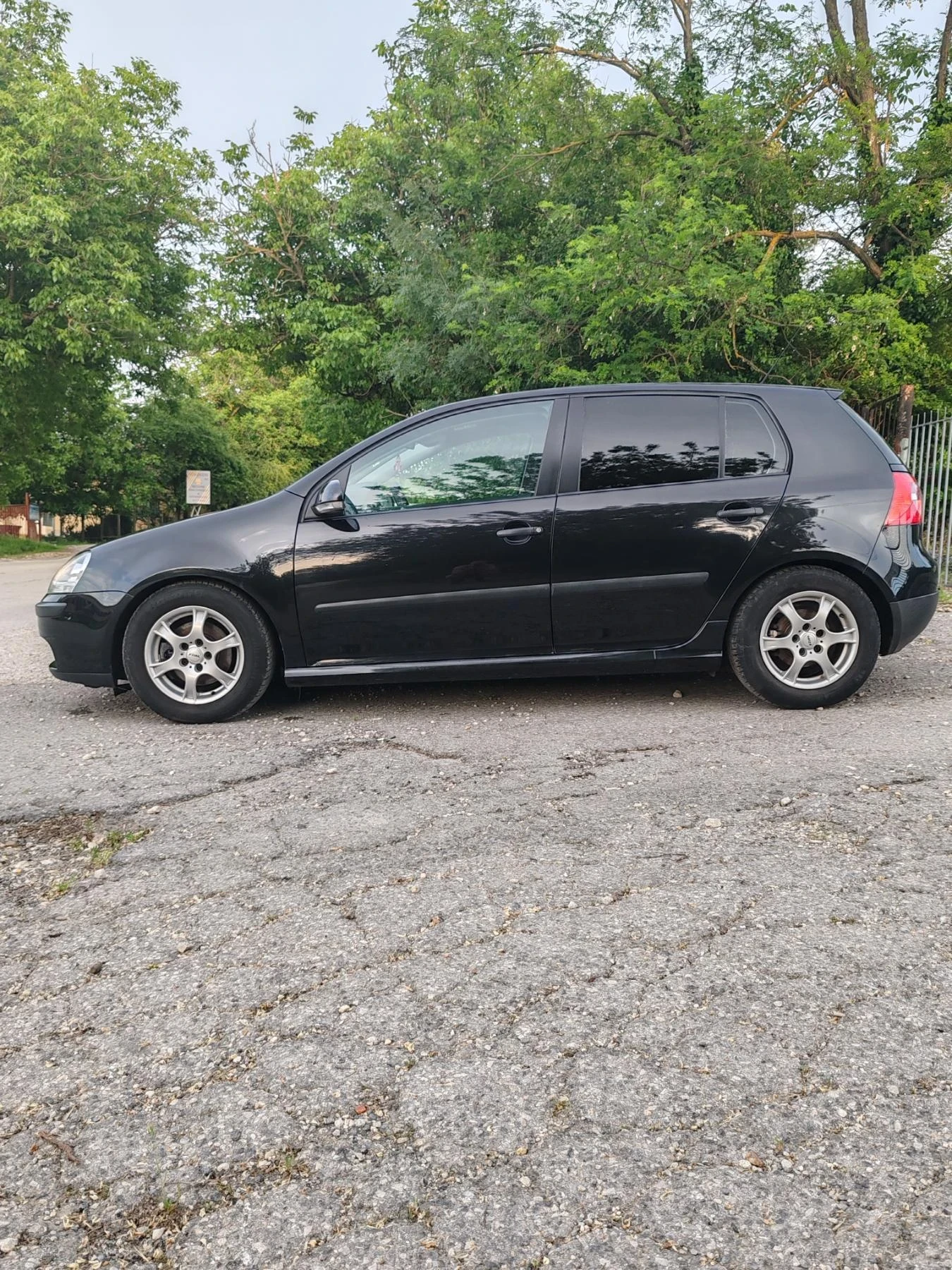 VW Golf 1.9 TDI, снимка 7 - Автомобили и джипове - 54820578