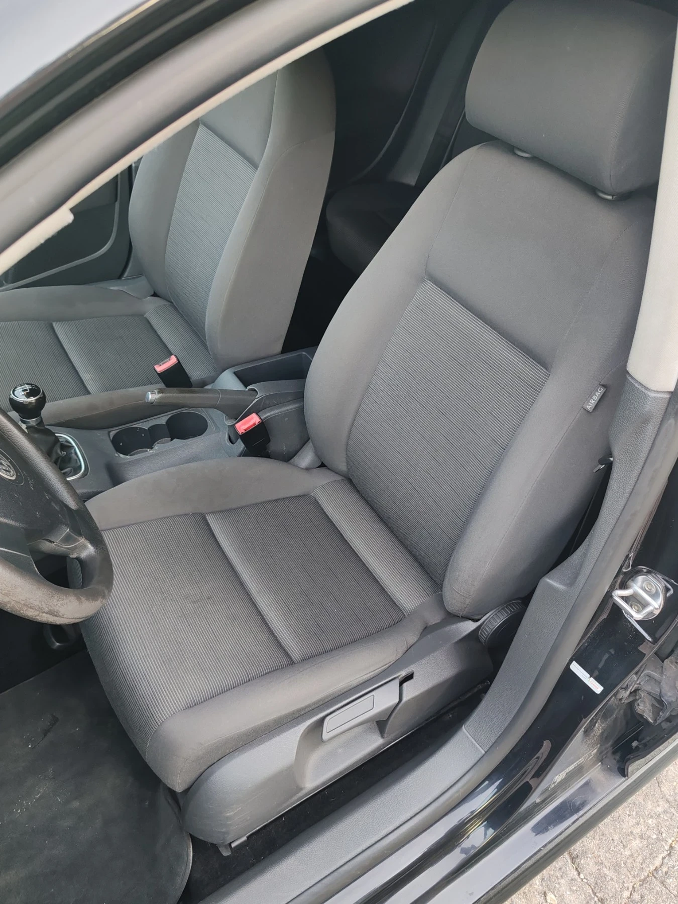 VW Golf 1.9 TDI, снимка 10 - Автомобили и джипове - 54820578