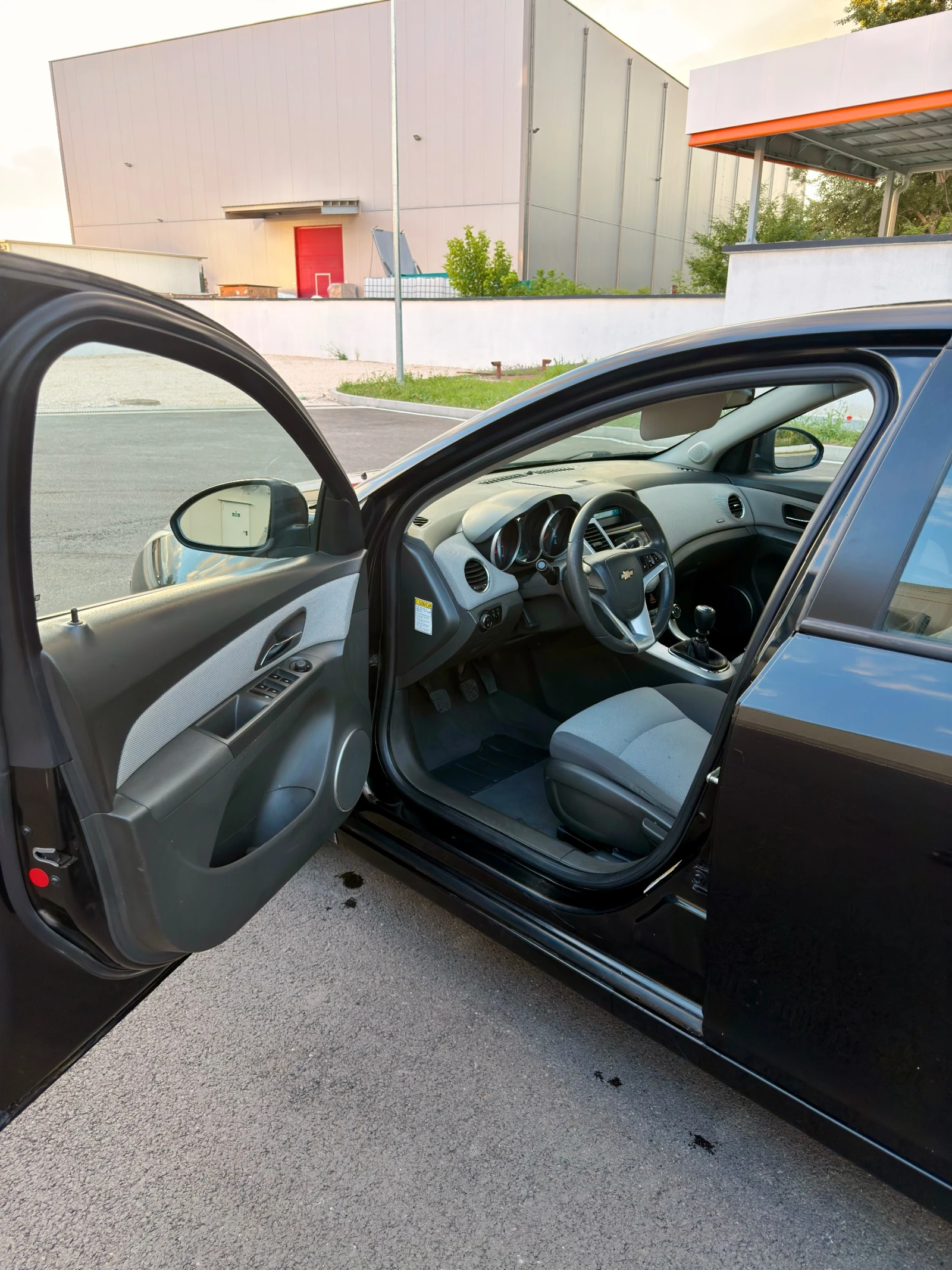 Chevrolet Cruze LS, снимка 5 - Автомобили и джипове - 54898634