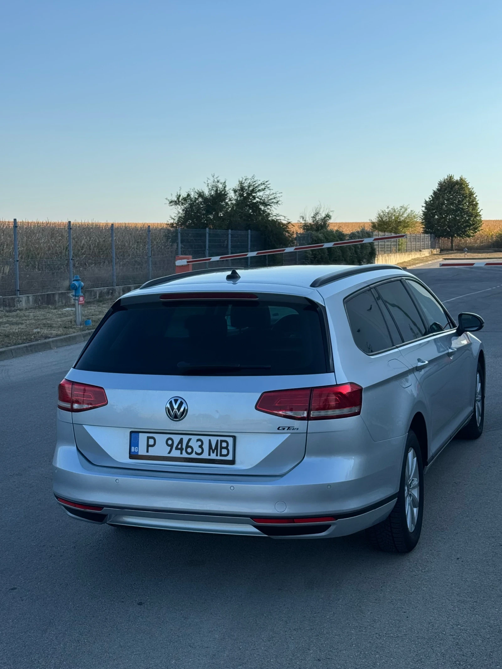 VW Passat 2.0 TDI, снимка 6 - Автомобили и джипове - 55729354